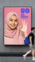 Outdoor plakat for Ungeomr&aring;det Vallensb&aelig;k &ndash; visuel identitet og ungdomsbrand skabt af Comugraph.
