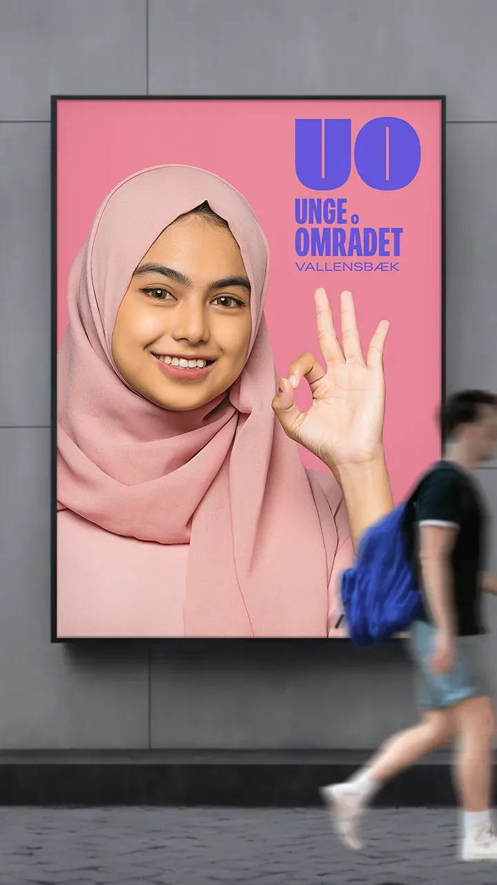 Outdoor plakat for Ungeomr&aring;det Vallensb&aelig;k &ndash; visuel identitet og ungdomsbrand skabt af Comugraph.
